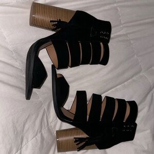 Qupid Size 11 Block Heel Fringe Tassel Heels Black Suede Strappy Ankle with Zip